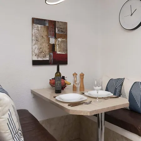 Santa Maria 41 - One Bed On The Ground Floor With Apartament *