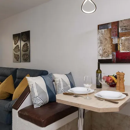 Santa Maria 41 - One Bed On The Ground Floor With Apartament