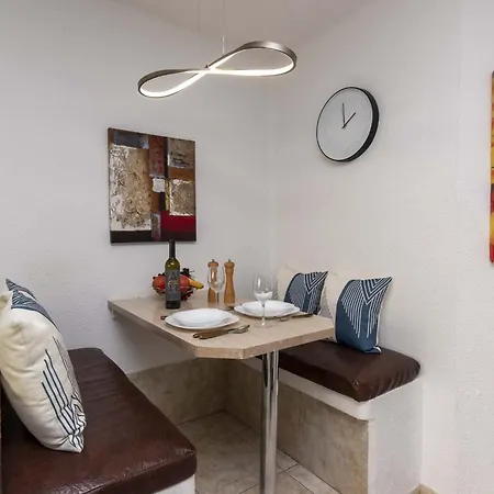 Santa Maria 41 - One Bed On The Ground Floor With 公寓 *